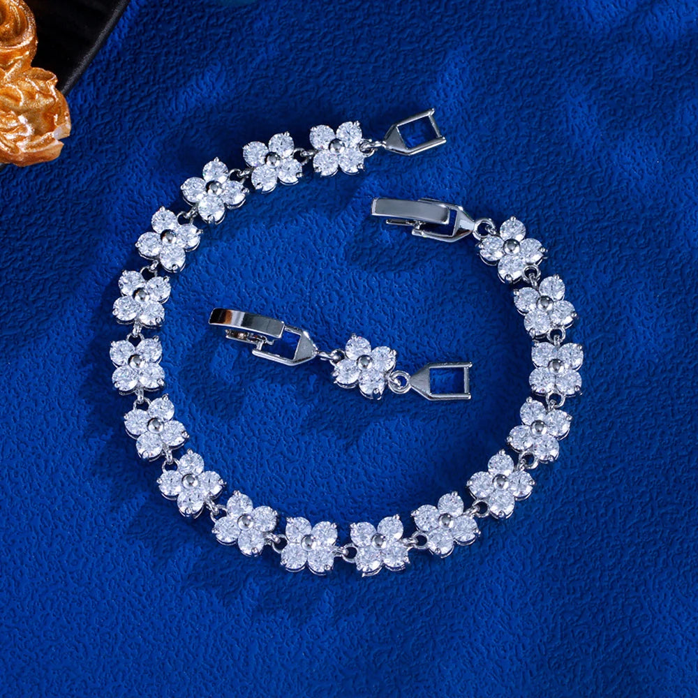 Korean Styles White Cubic Zirconia Jewelry Flower Shape Bridal Tennis Chain Link Bracelets for Women Wedding Dress Accessories