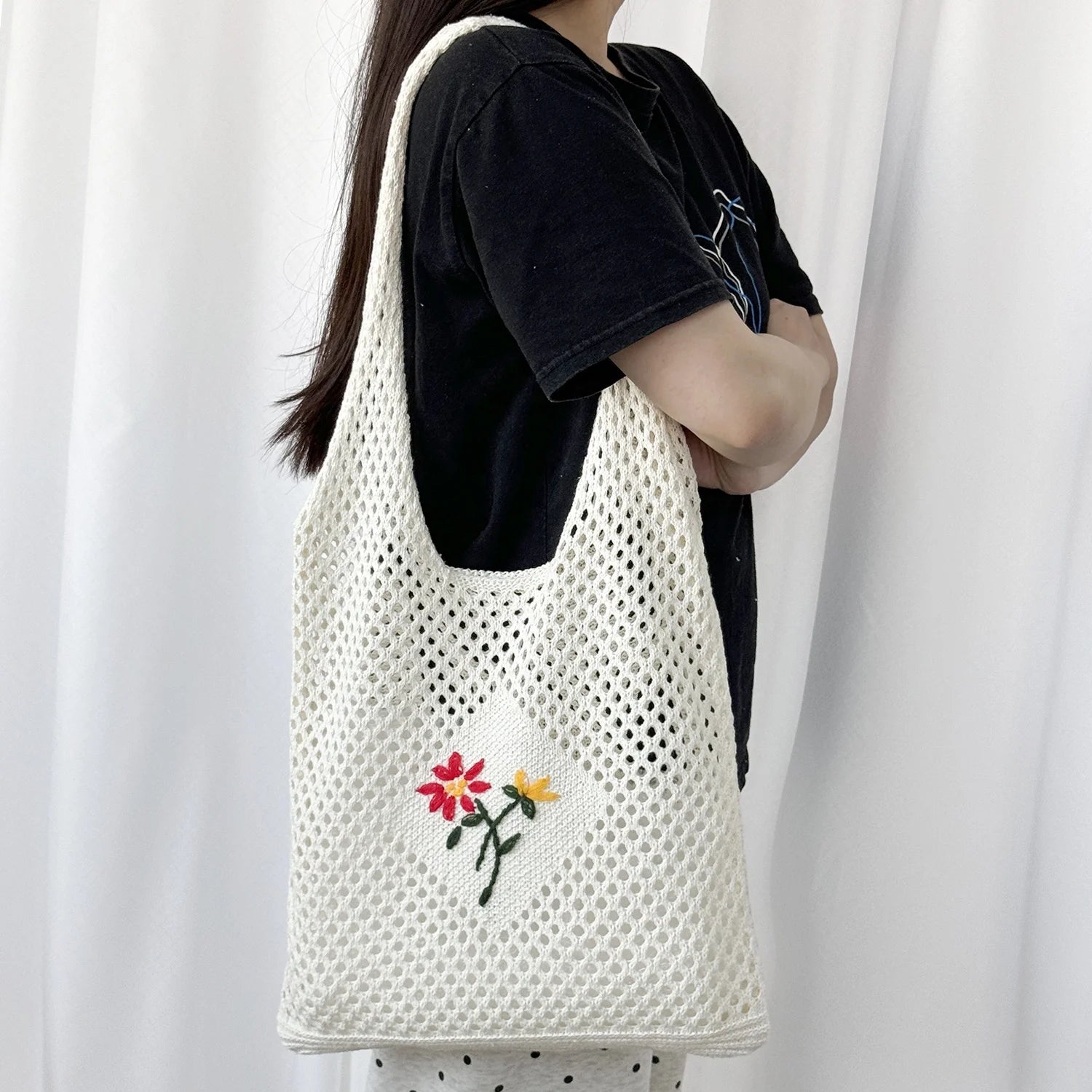 2024 Bohemian Style Women's Tote Beach Shopping Bags Woven Handmade Flowers Knitted Crochet Portable Embroidery for Spring