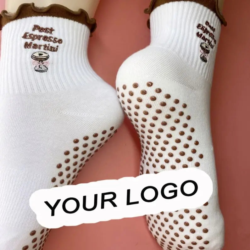 Personalized Women Custom Yoga Pilates Grip Socks Cute Heart Design Crew Pilates Socks Custom logo with Anti-slip Grip Sole