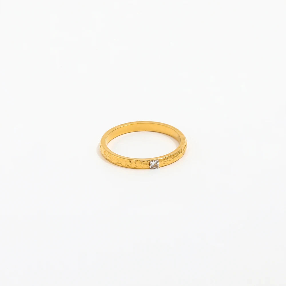High End 18K Plain Gold Irregular Hammered Grain Zirconia Dainty Rings Stainless Steel Trendy Simple Gold Plated Jewelry
