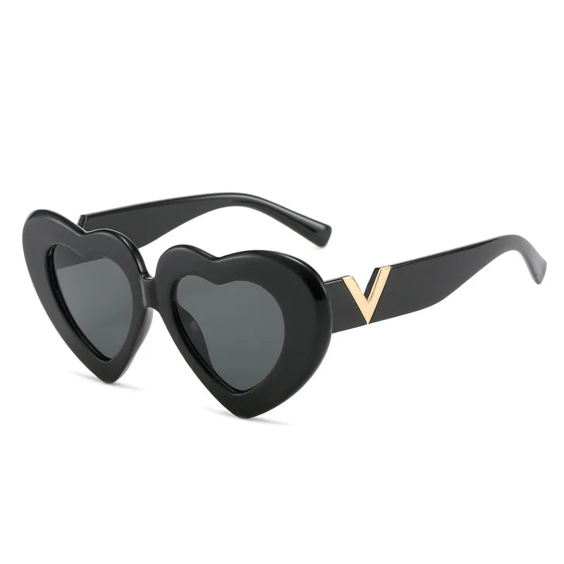 STORY XY8934 V LOGO Millet Nail Classic UV400 Eyewear Women Fashion Heart Shaped Sunglasses Personalized Red Love Sun Glasses