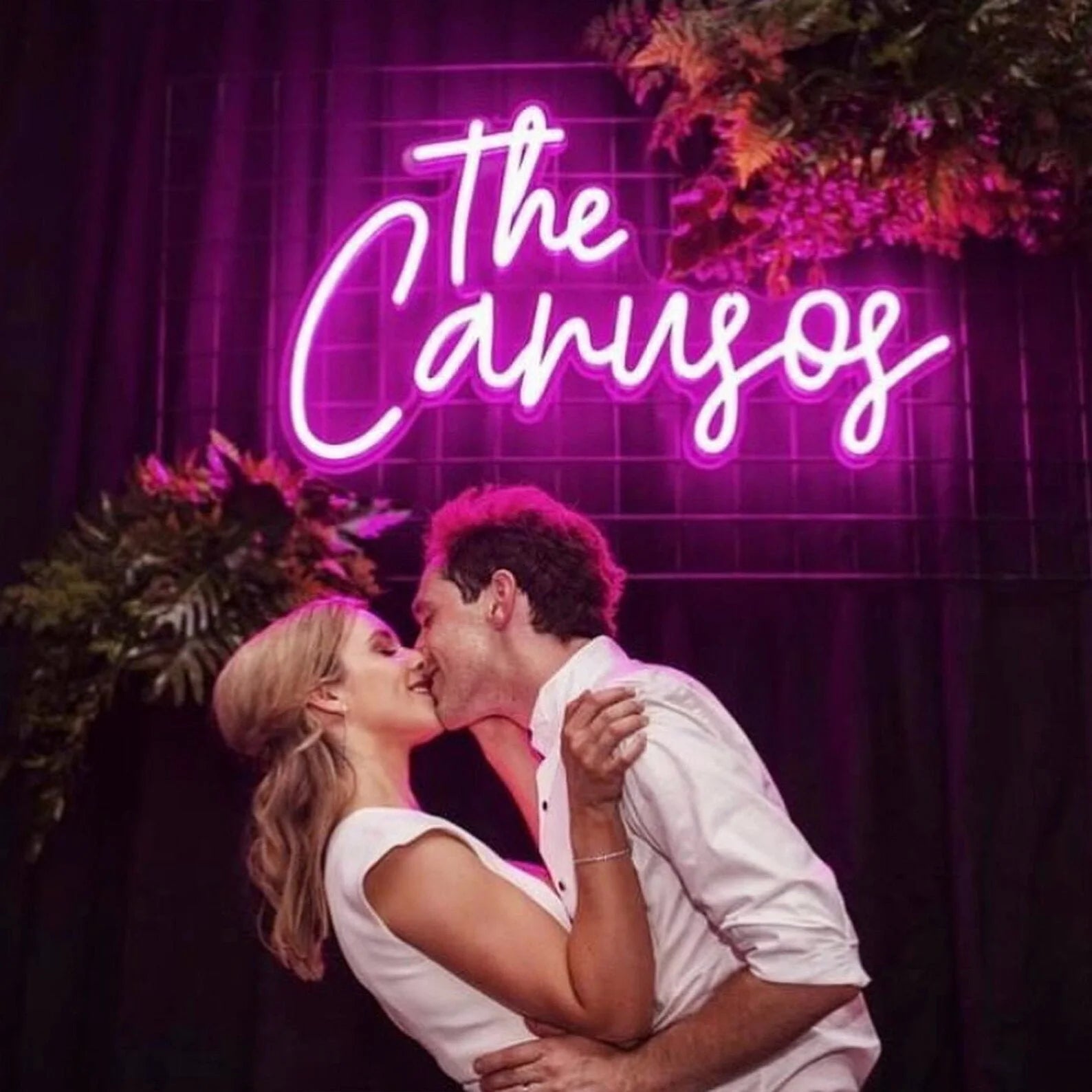 Customized Wedding Noen Signs Led Neon Light the World Is Yours Neon Sign for Wedding Sign