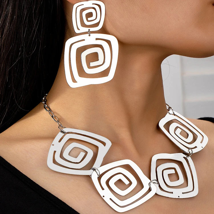 Exaggerated New Alloy Geometric Circle Necklace Personality Wholesale Large Pendant Earrings Necklace set