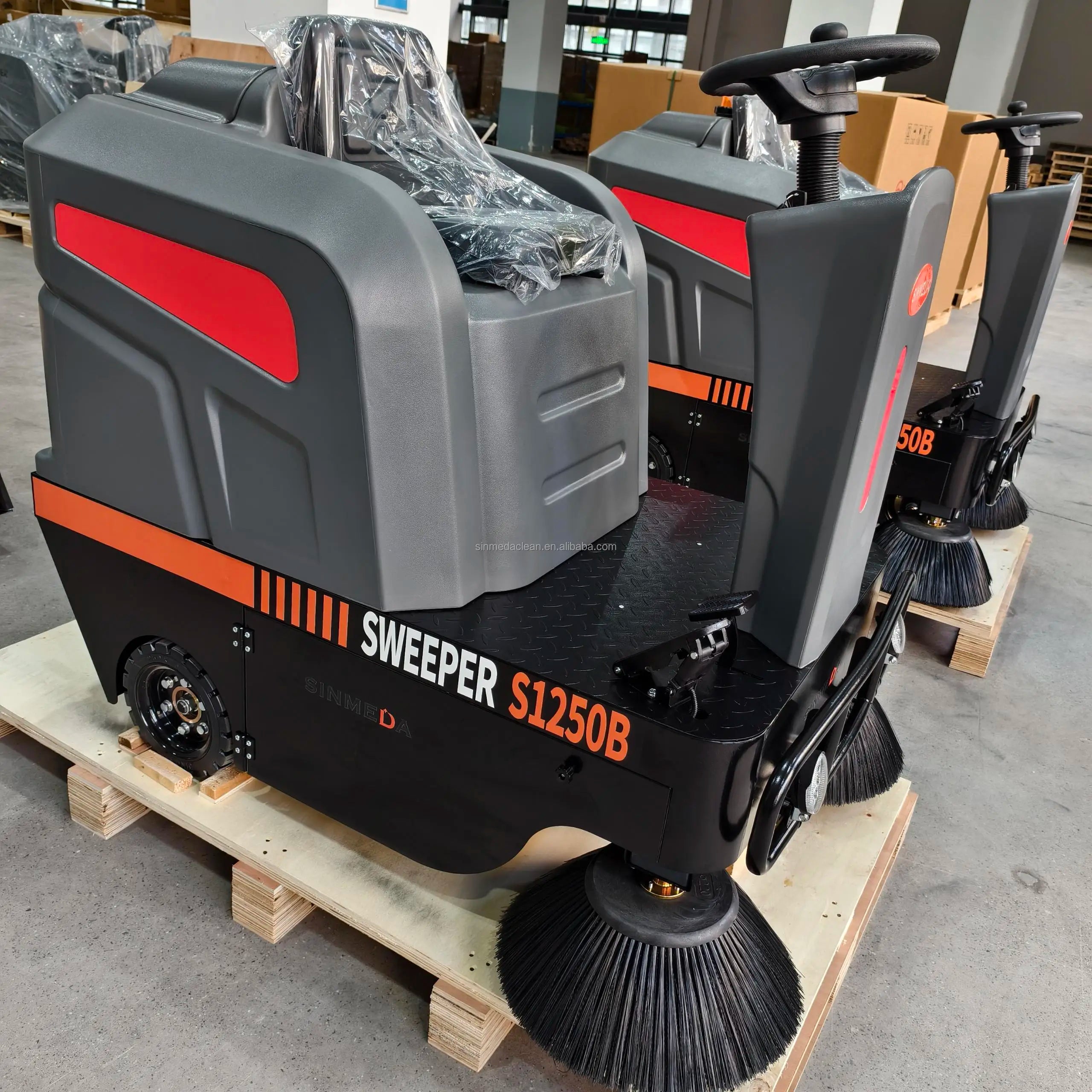 Newest Design Street Cleaning Equipment Ride on Industrial Electric Road Vacuum Floor Sweeper