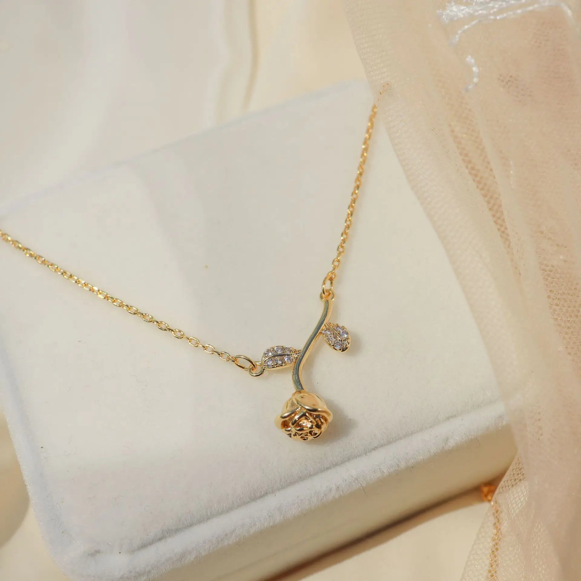French Vintage Elegant Fashion 925 Sterling Silver Chain Zircon Rose Flower Pendant Necklace for Women Girls