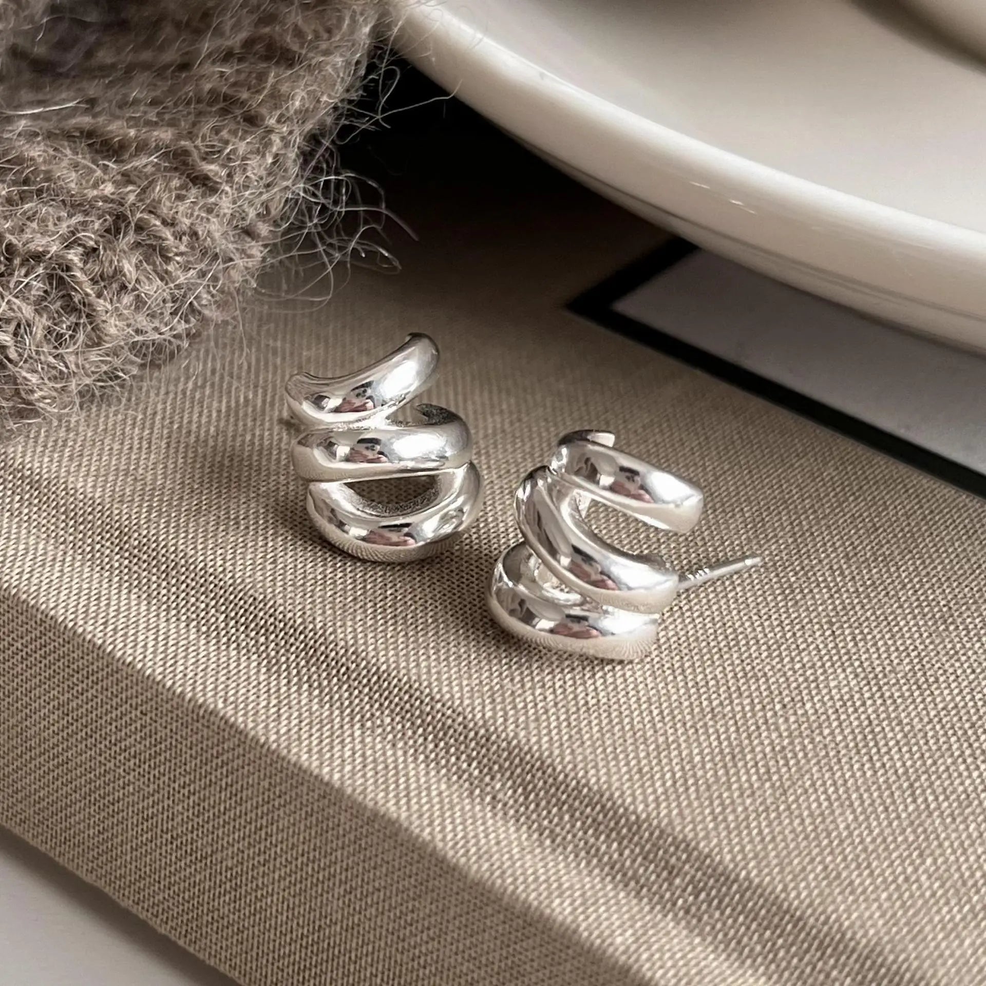 925 Sterling Silver Ripple Statement Earrings INS Minimalist Stud Earrings Corrugated 18K Gold Earrings Women