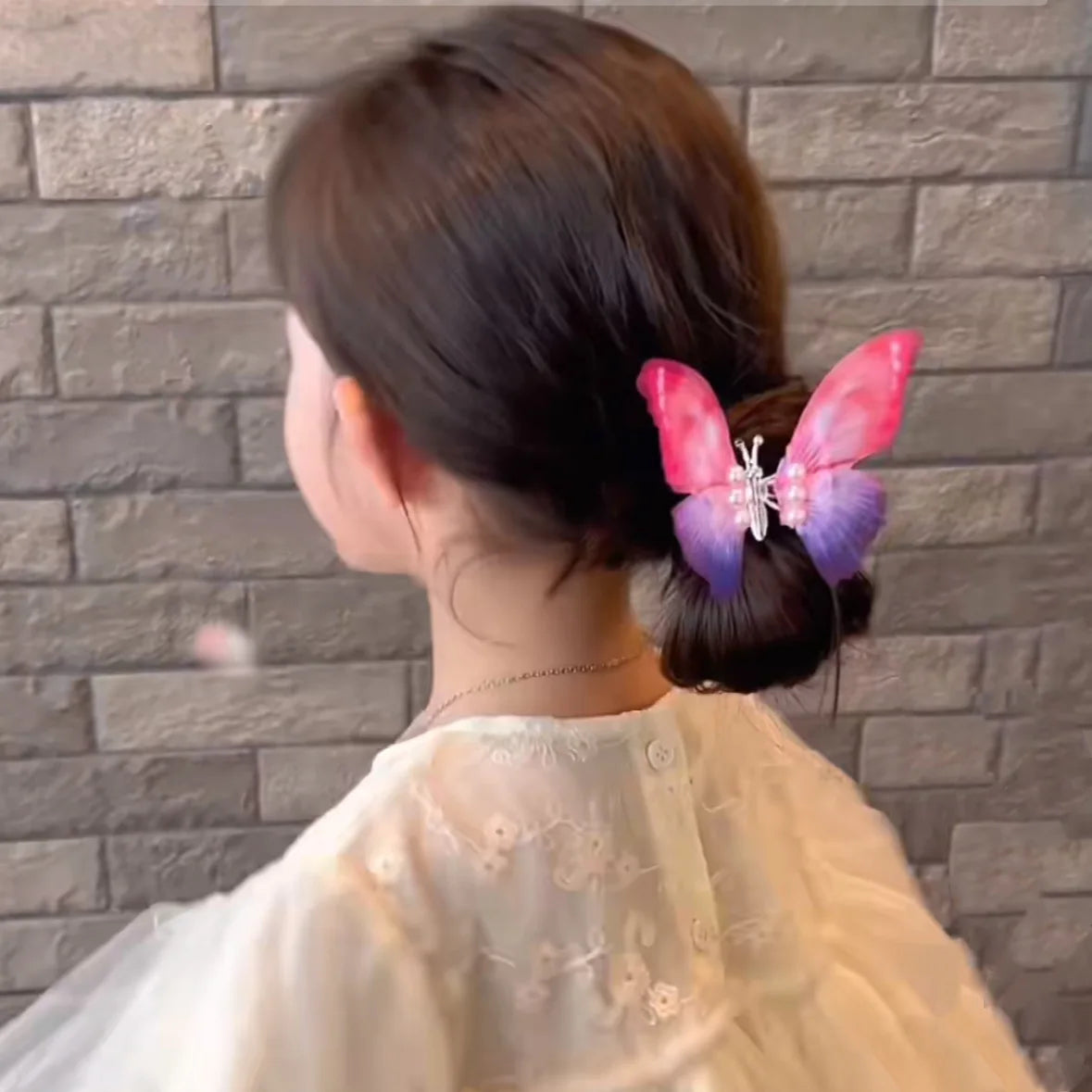 New Hot Selling Dazzling Diamond Sparkling Fashionable Three-dimensional a Moving butterfly Hair Clip