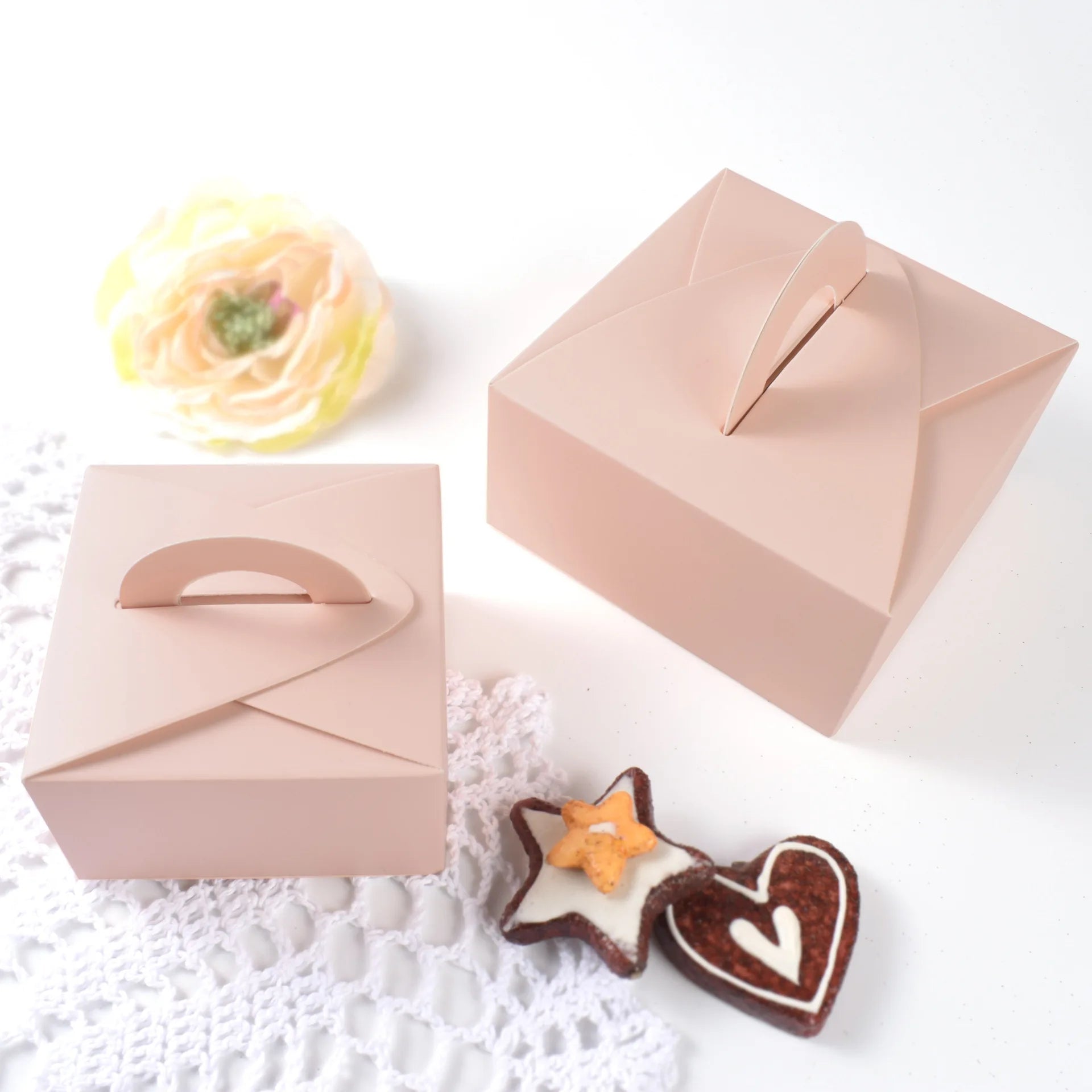 Cheap Price Portable Self Erecting Recyclable Custom Design Cake Packaging Paperboard Boxes Pink Box