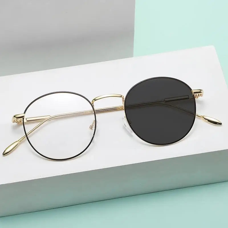 Fashion Creative Unisex Photochromic Metal Computer Glasses Frames Lightweight Round Shape Anti-Blue Color Changing Eyeglasses