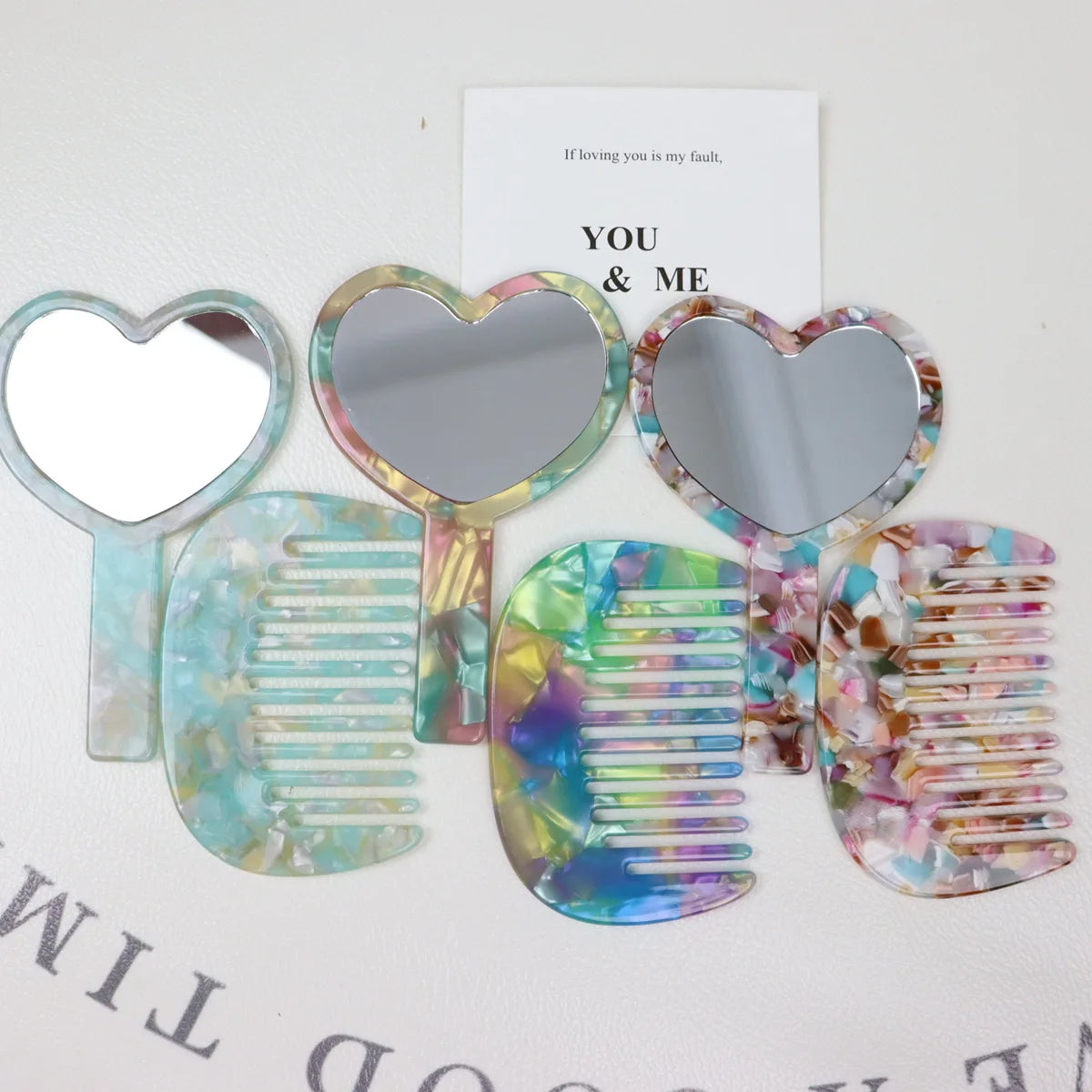 Fashion Lovely Style Acetate Hair Comb and Mirror Set Heart Shape Handheld Mirror Hair Brush Present Memory Gift Set