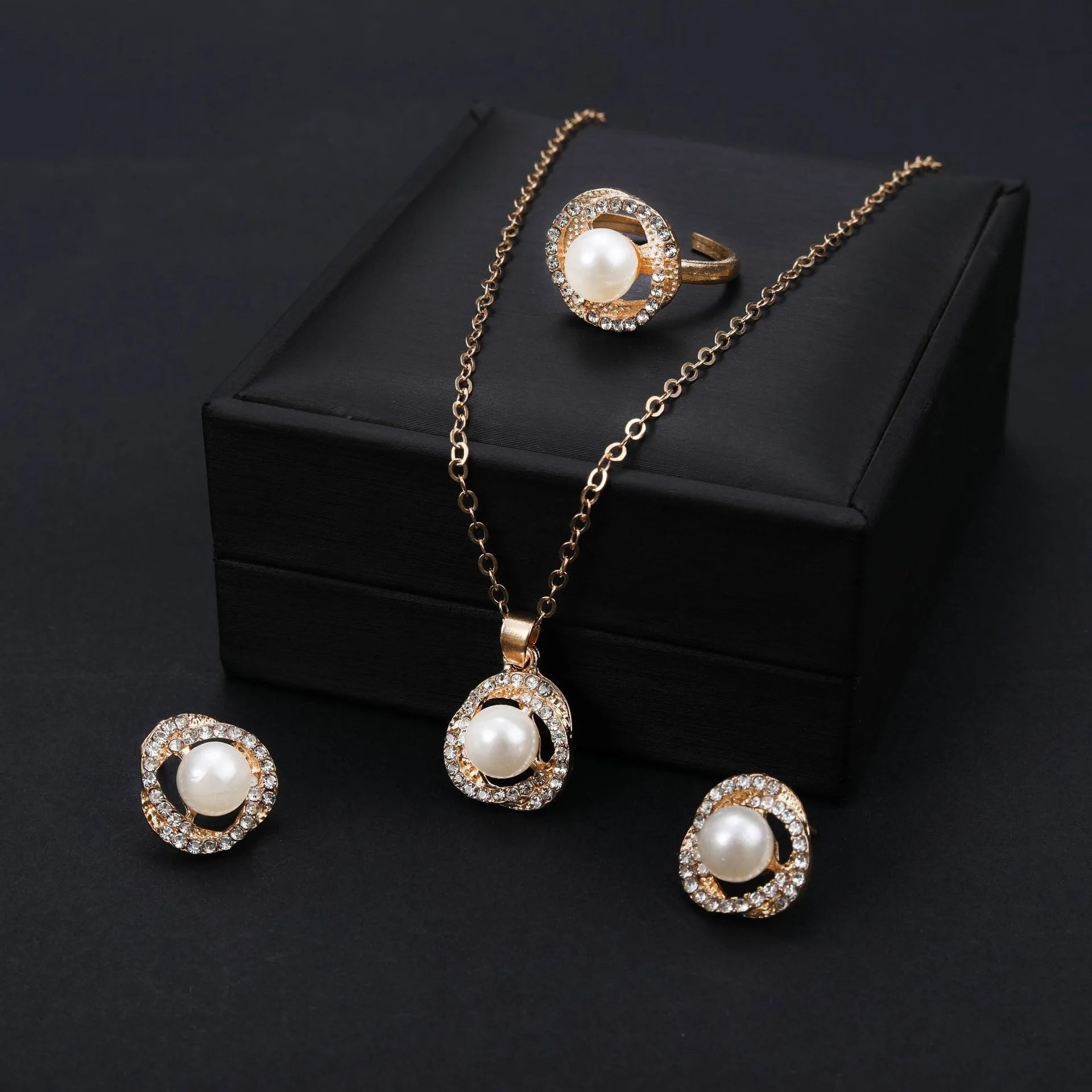 3pcs Women's Trendy Pearl Pendant Necklace & Earrings Gold Plated Non-Tarnish Rhinestone Jewelry Set for Party Occasions