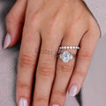 Luster Jewelry Oval Shape D White 10/18k/14k Solid Gold Moissanite Dainty Fancy Rings for Women