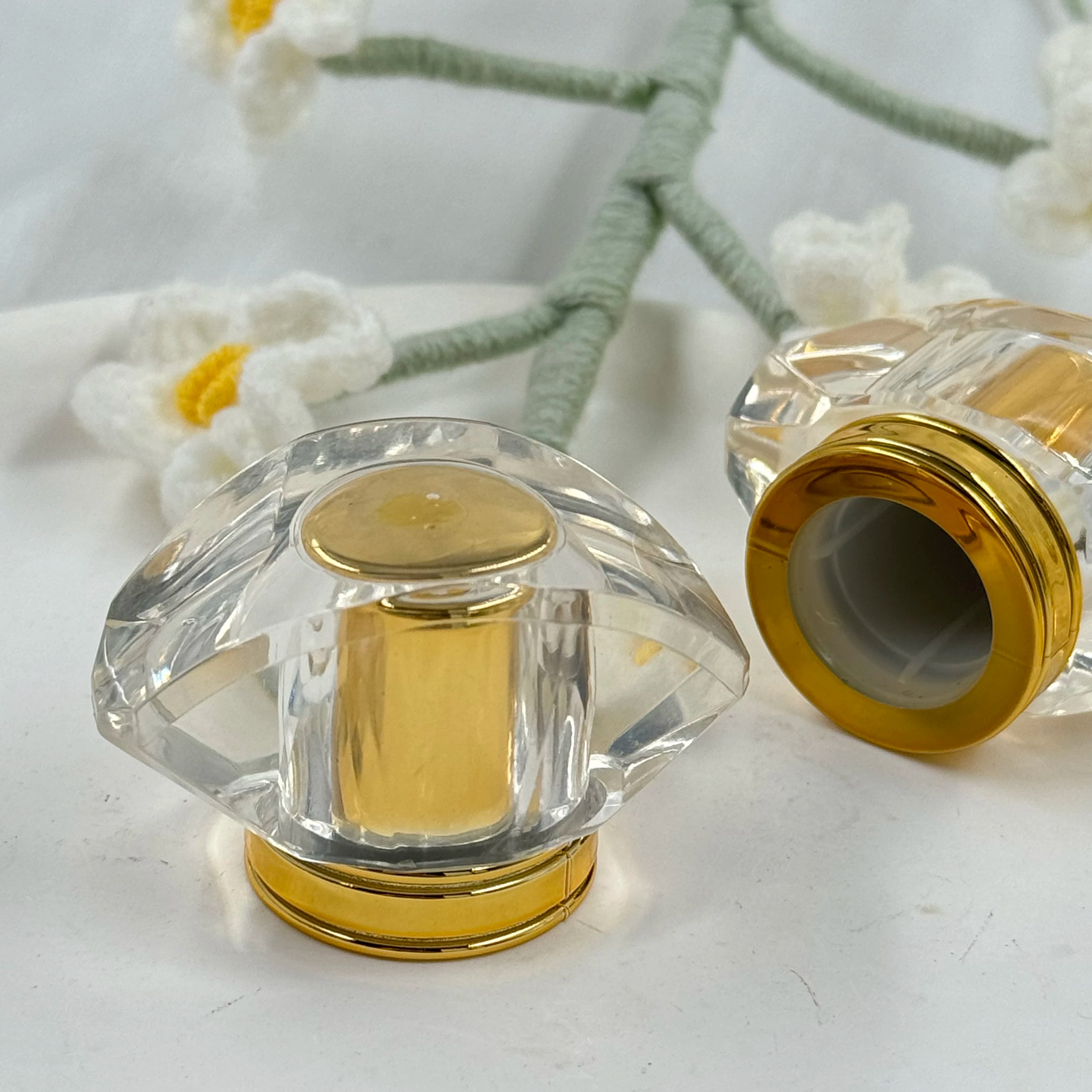 Customize Logo Perfumes Bottle Cap Lids Reusable Aluminum Plastic Acrylic PP UV Perfume Cap for Cosmetic Bottles