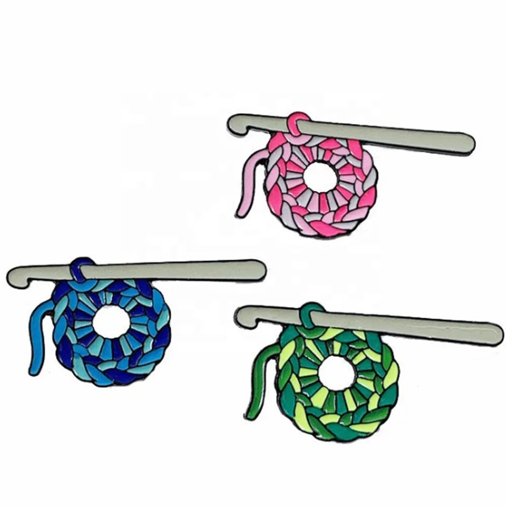 Women's Retro Knitting Wool Ball Brooch Creative Enamel Badge Lapel Pin Gift for Wedding or Children's Occasions