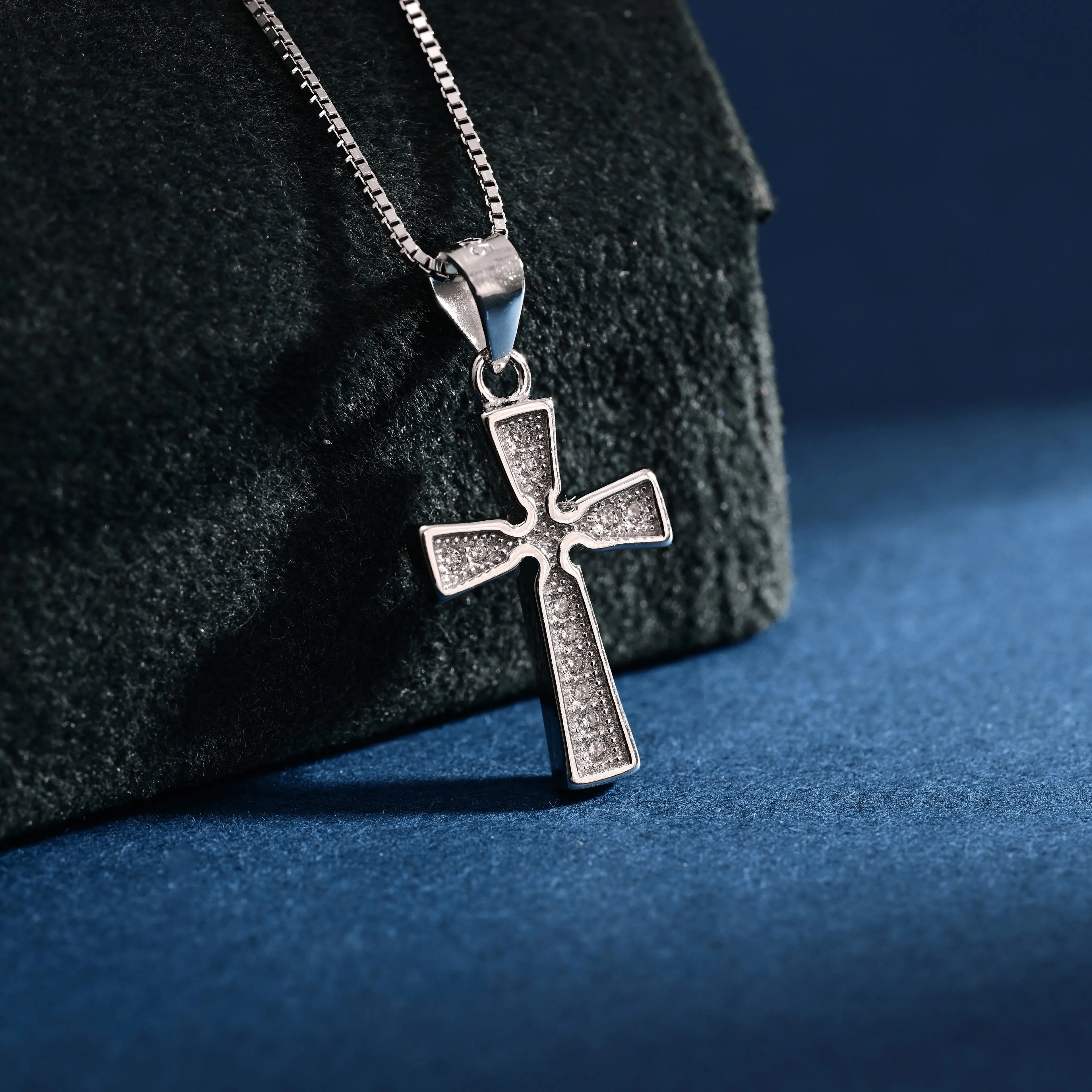 Wholesale Pendant Jewelry Rhodium Plated Cubic Zirconia Cross God Retro Pendant 925 Sterling Silver Fine Jewelry Pendant