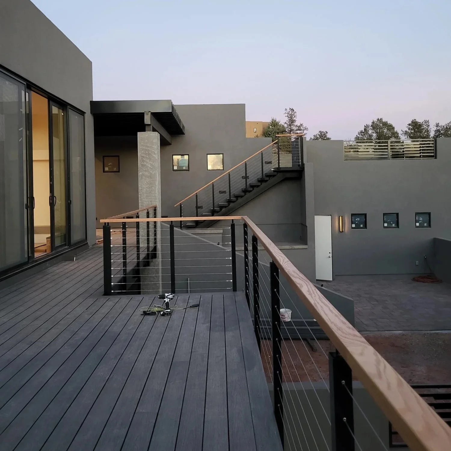 Modern Black Aluminum Cable Railing System with Wooden Handrail Easy DIY Installation 5 Year Warranty