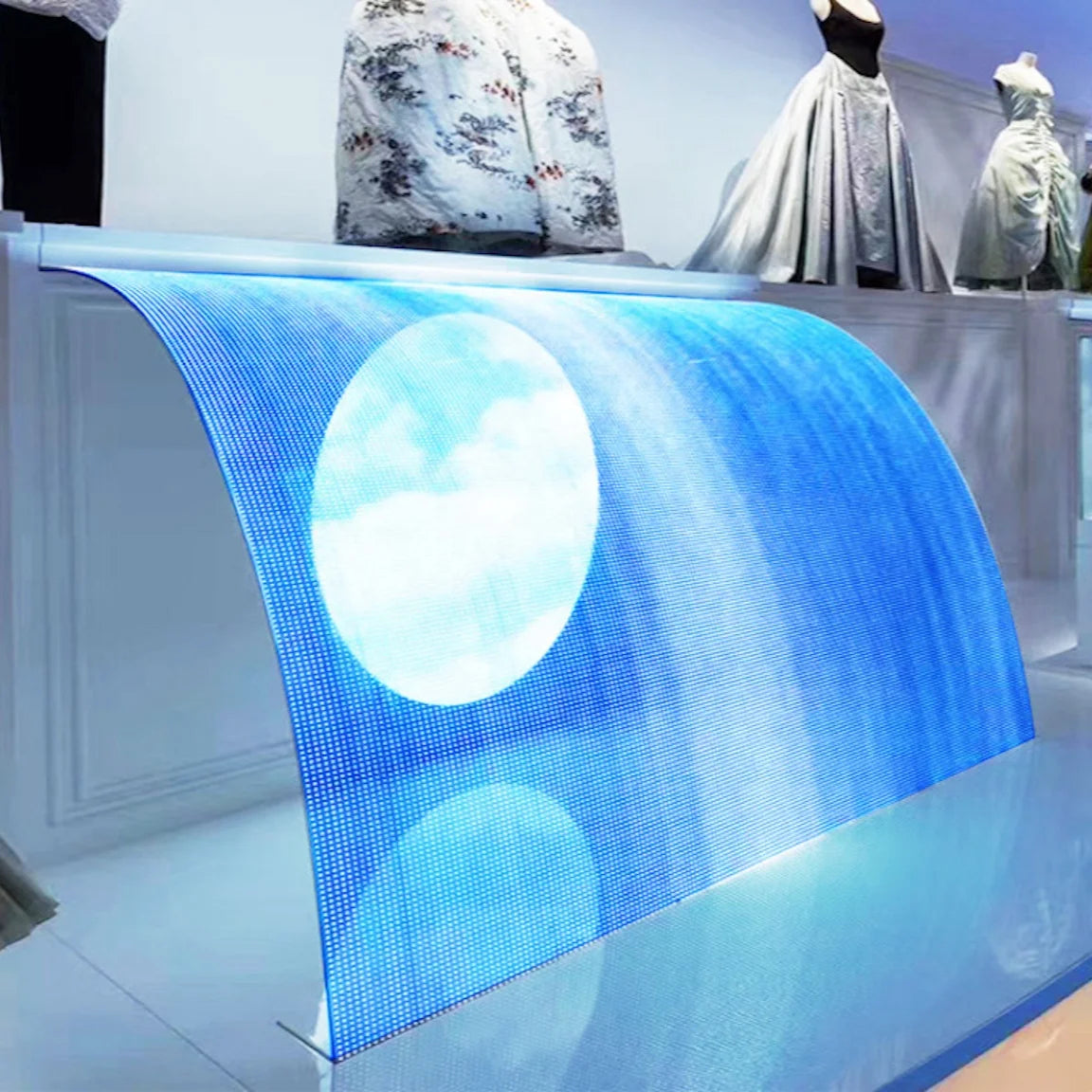 Skyline-4 4mm Outdoor Transparent Glass Adhesive Film LED Display  for Shops Window Glass Media Advertisingvideo Solutions