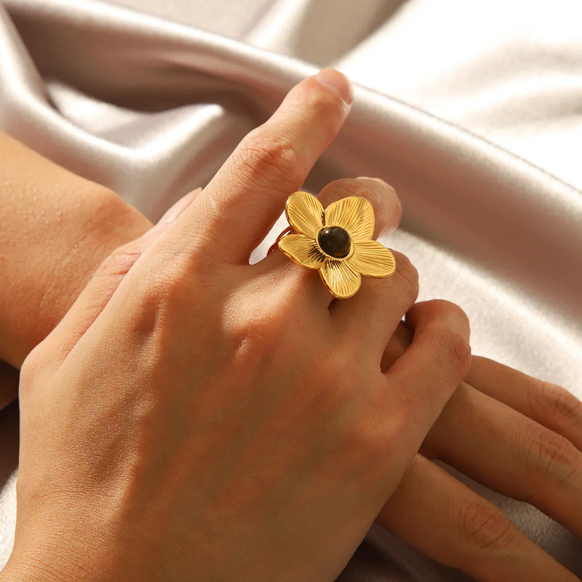 French Style 18k Gold Plated PVD Vintage Natural Stone Flower Stainless Steel Open Rings Wholesales