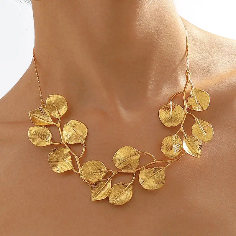 High-end Fashion Jewelry Creative Personality Metal Necklace Leaves Gold Plated 18k Women Leaf Choker Necklaces Women
