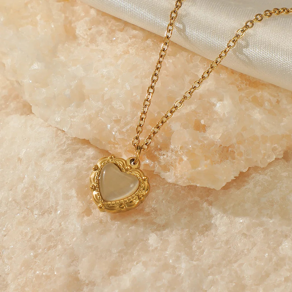 Hot Sale Lovely Shell Heart Drop Oil Necklace Vintage 14K Gold Plated Stainless Steel Necklace for Women and Girls