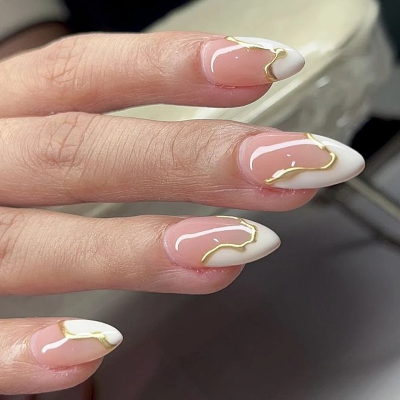 Dropshipping 24 Pcs 3729 Elegant French 3D Manicure with Gold Accents Short Almond Press on Nails Artificial Fingernails