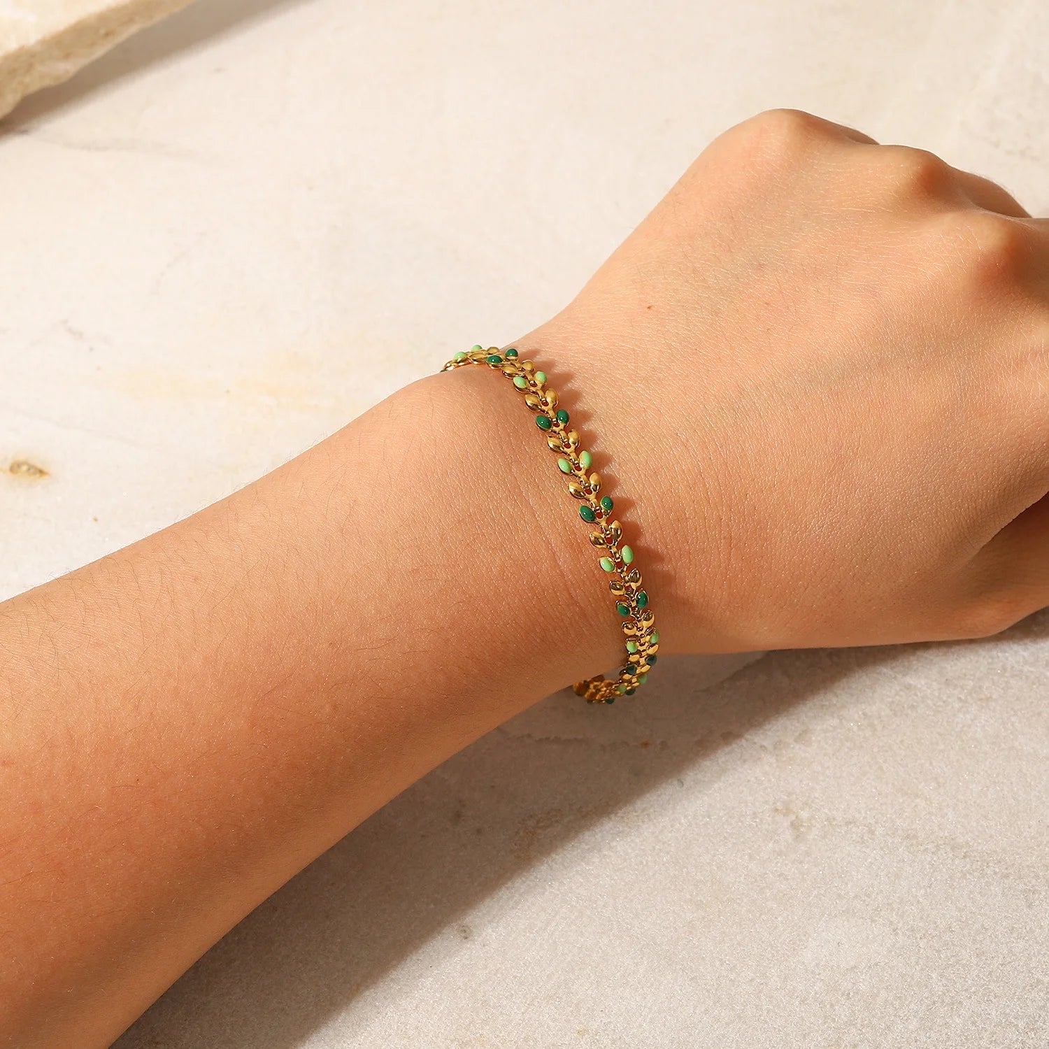 New Fashion 18K Gold Fresh Green Oil Dripping Olive Leaf Stainless Steel Enamel Charm Bracelet for Women