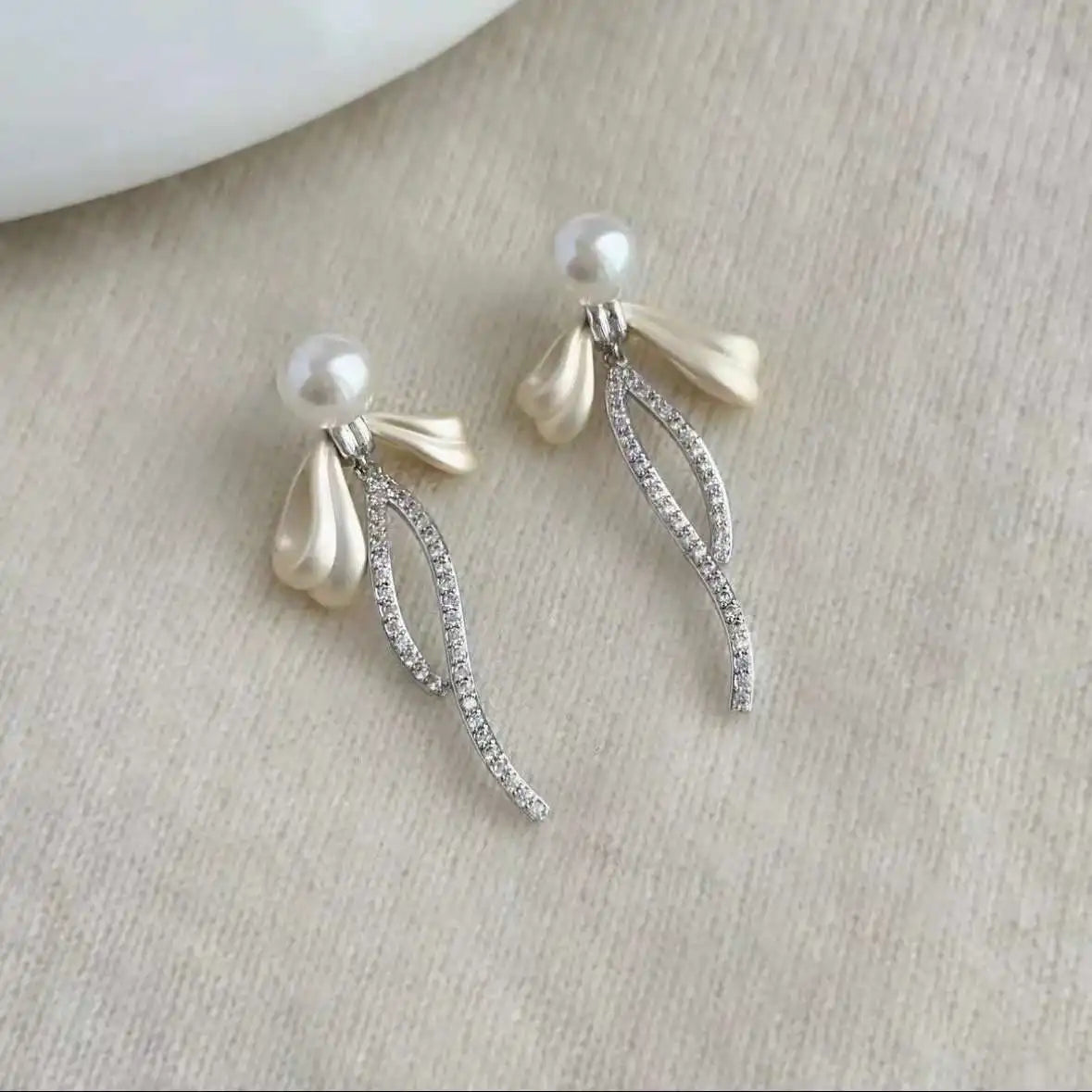 New Butterfly Knot Bread Shape AAAA Grade Silver Plated Stud Earrings 7-8MM Natural High Quality Freshwater Pearl Hypoallergenic