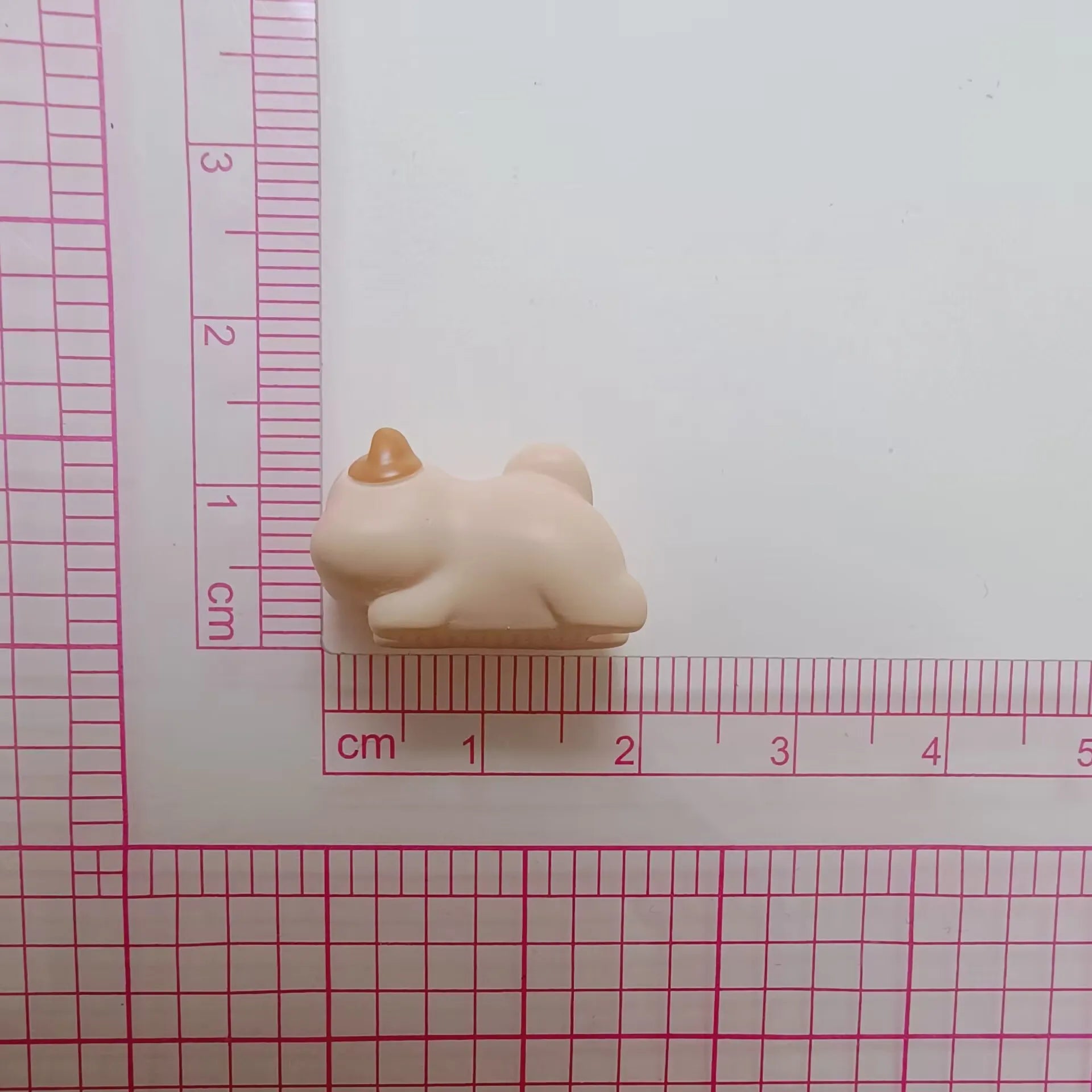 Hot Selling 100Pcs 20*12MM Lovely Mini Cat Animals Beads With Hole for Pens DIY Holiday Party Jewelry Making Findings Supplier