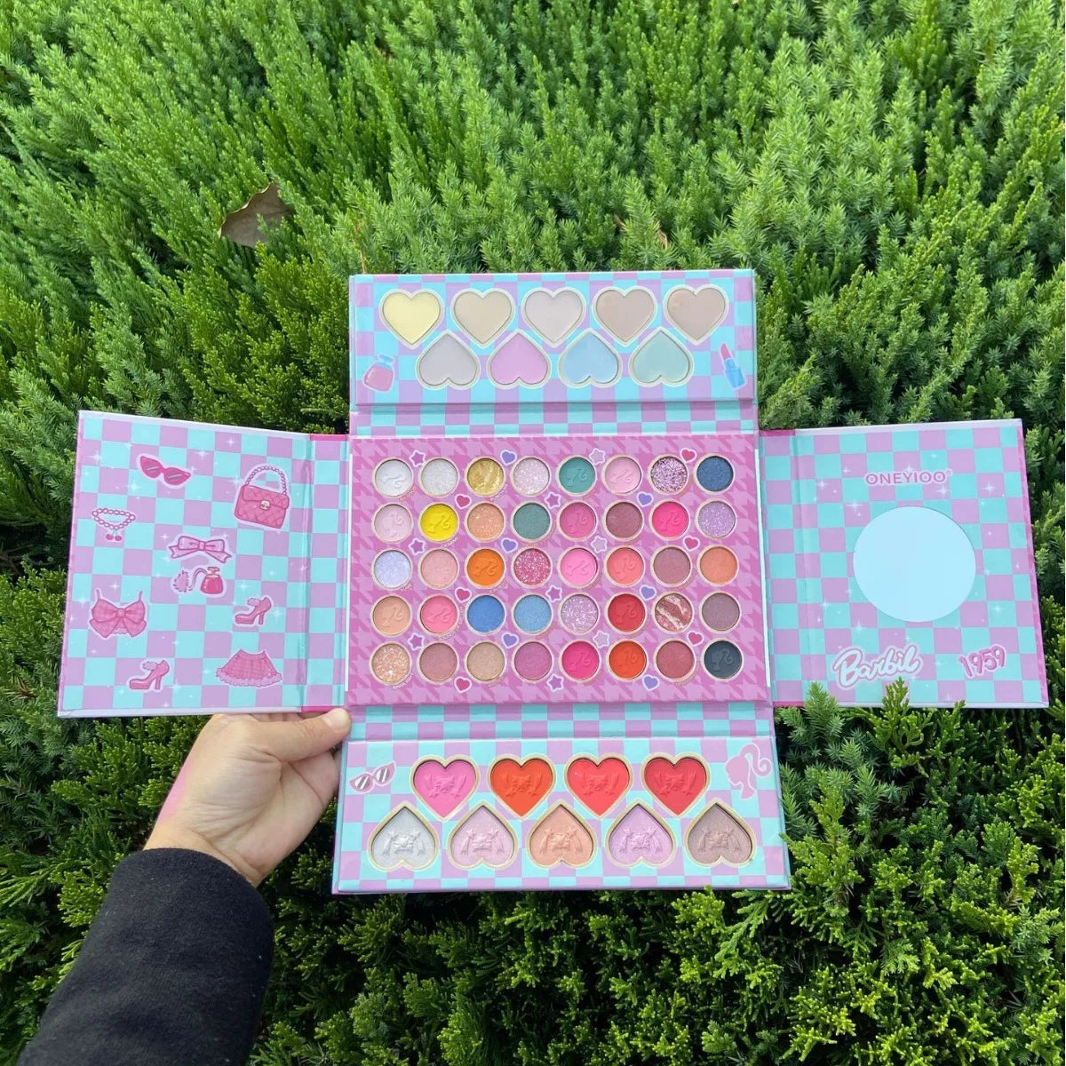 58 Color Eye Shadow Factory Direct Card Captor Sakura Pattern Custom Waterproof High Pigment Pearlescent Matte Large Sequin Gift
