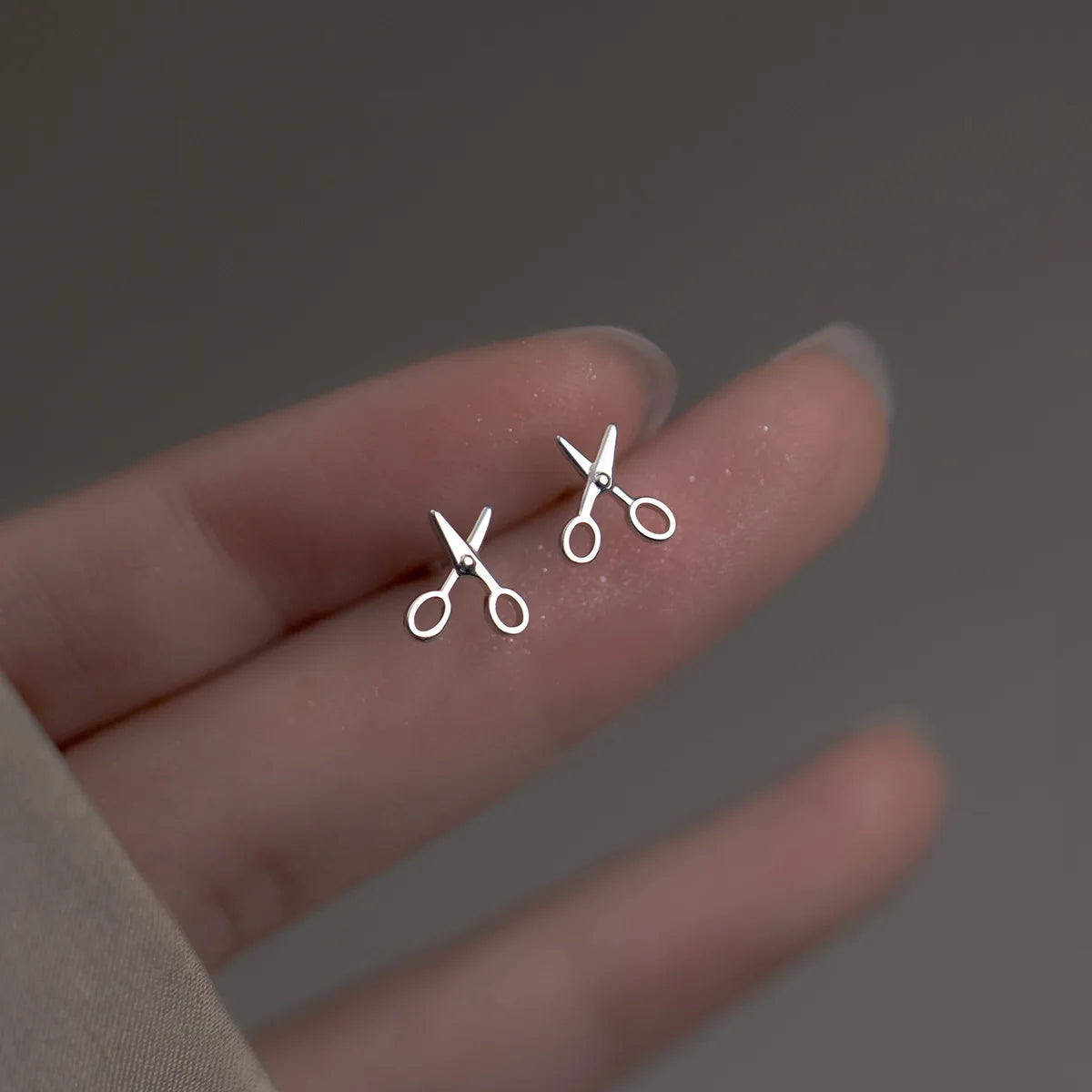 Fashion S925 Sterling Silver Fashion Earrings Female Personality Scissors Stud Earrings Small Simple Earrings Women Wholesale