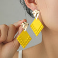 2023 Wholesale Metal Alloy Geometric Yellow Dotted Rhombus Dangle Women Earrings for Beach Party Accessories