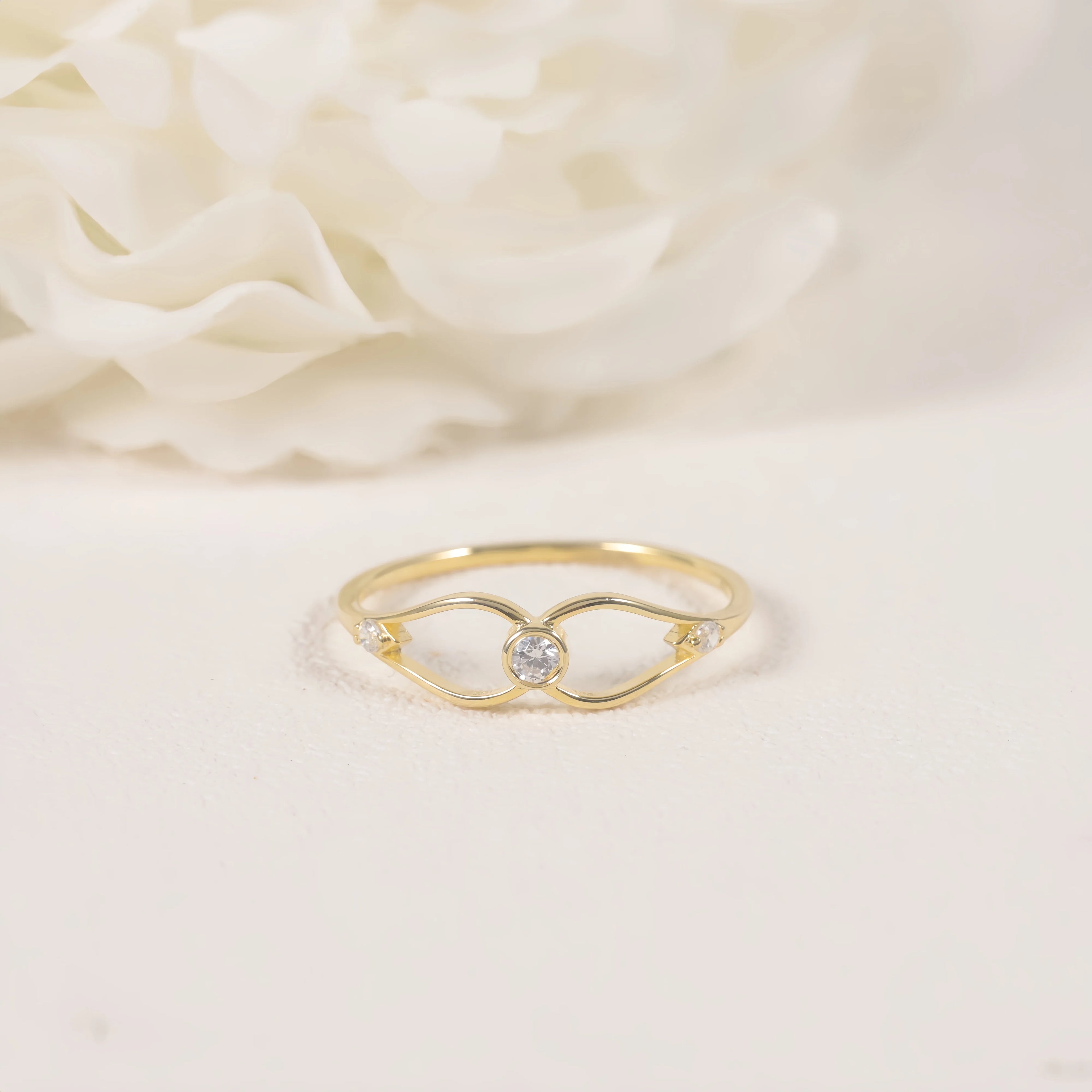 Artistic Hollow Split Crossing Ring Three Stone Bezel Setting Lab Grown Diamond 10K 14K Solid Yellow Gold Bridal Promise Ring