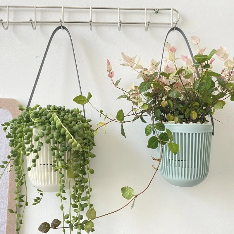 9cm Unique Design Plastic Hanging Pot With Self-watering Function Indoor Hanging Pot
