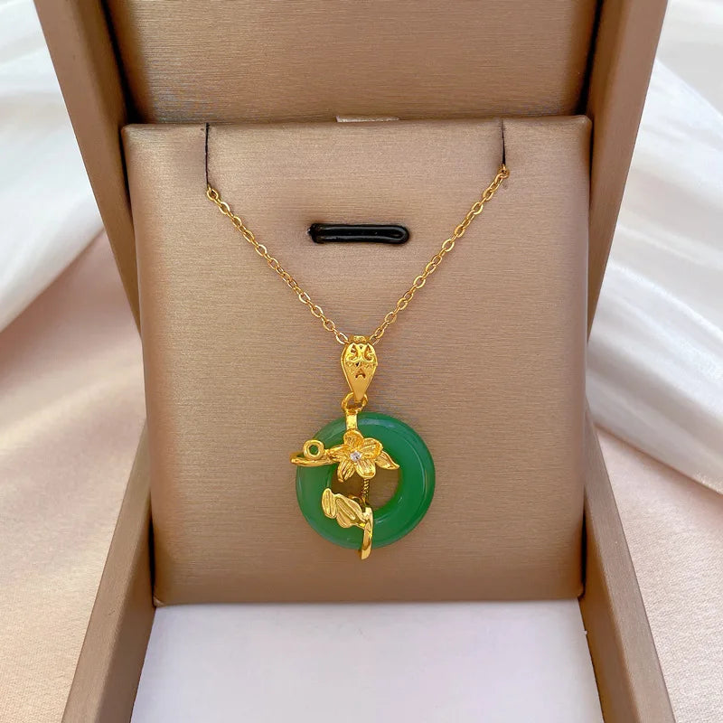 Trendy Round Natural Green Jade Pendant Necklace Women 18k Gold Plated Stainless Steel Flower Necklace for Gifts
