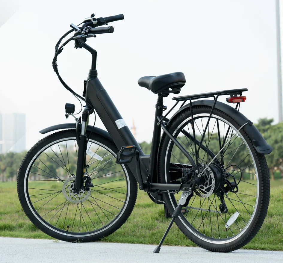 Factory Direct CS20 Skinny Spinning Bike 250w Motor Hot Selling Step Electronic Smart Ebike 50km Range Fat Tyre EU Warehouse