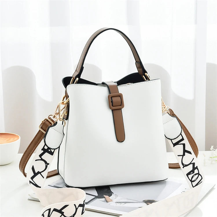 Fashionable Oem Quilted Fancy Blue Large Capacity Handbags for Women Soft Leather Pu