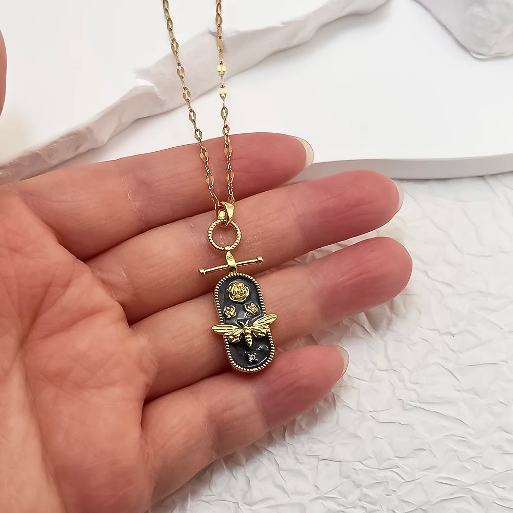 Trendy Necklace Engraved Bee and Rose Stainless Steel Pendant Necklace Fashion Jewelry 316 Stainless Steel Necklace