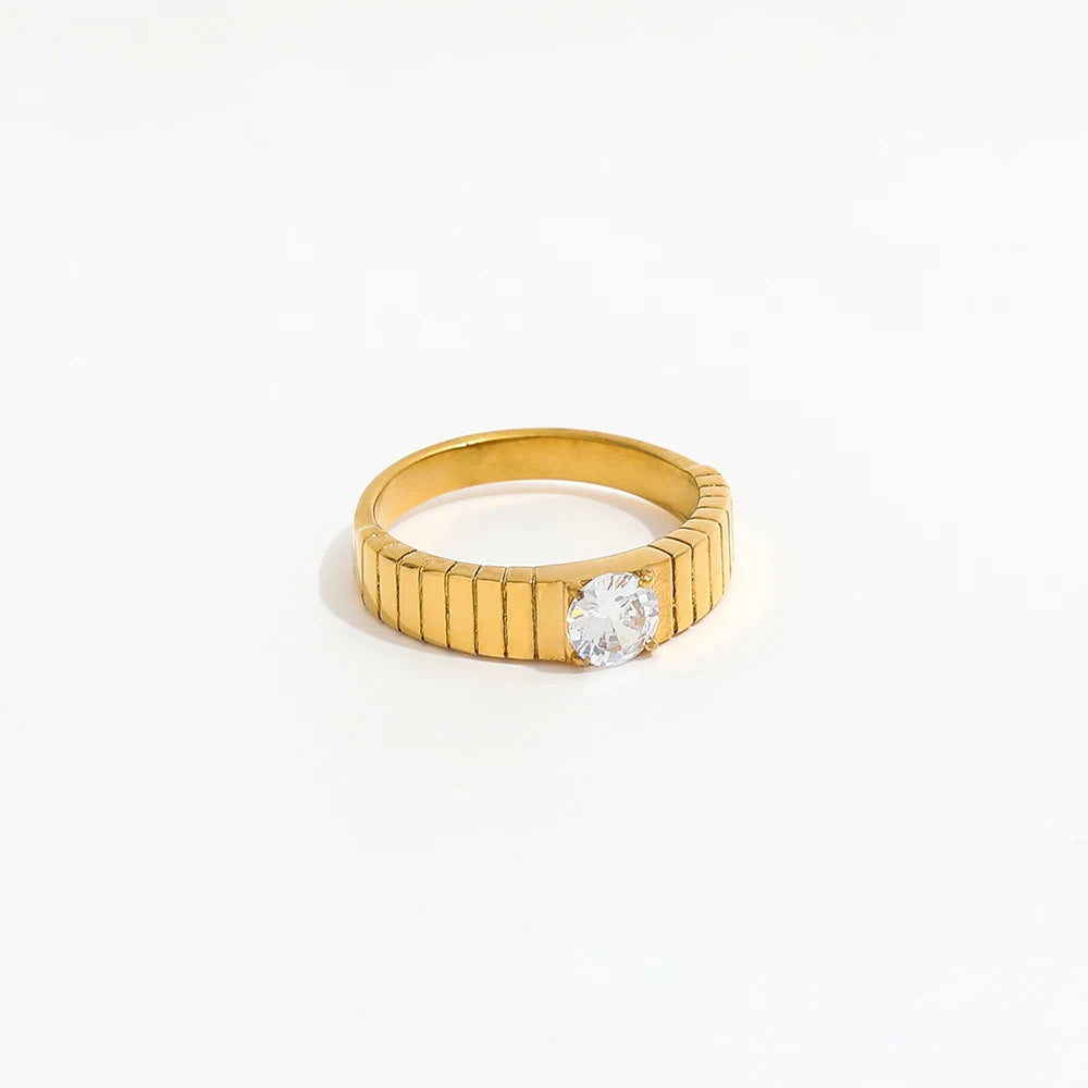Fenny 18K Gold Plated Wholesale Waterproof Stripe Pattern Luxury Cubic Crystal Stainless Steel Finger Ring Trendy for Women