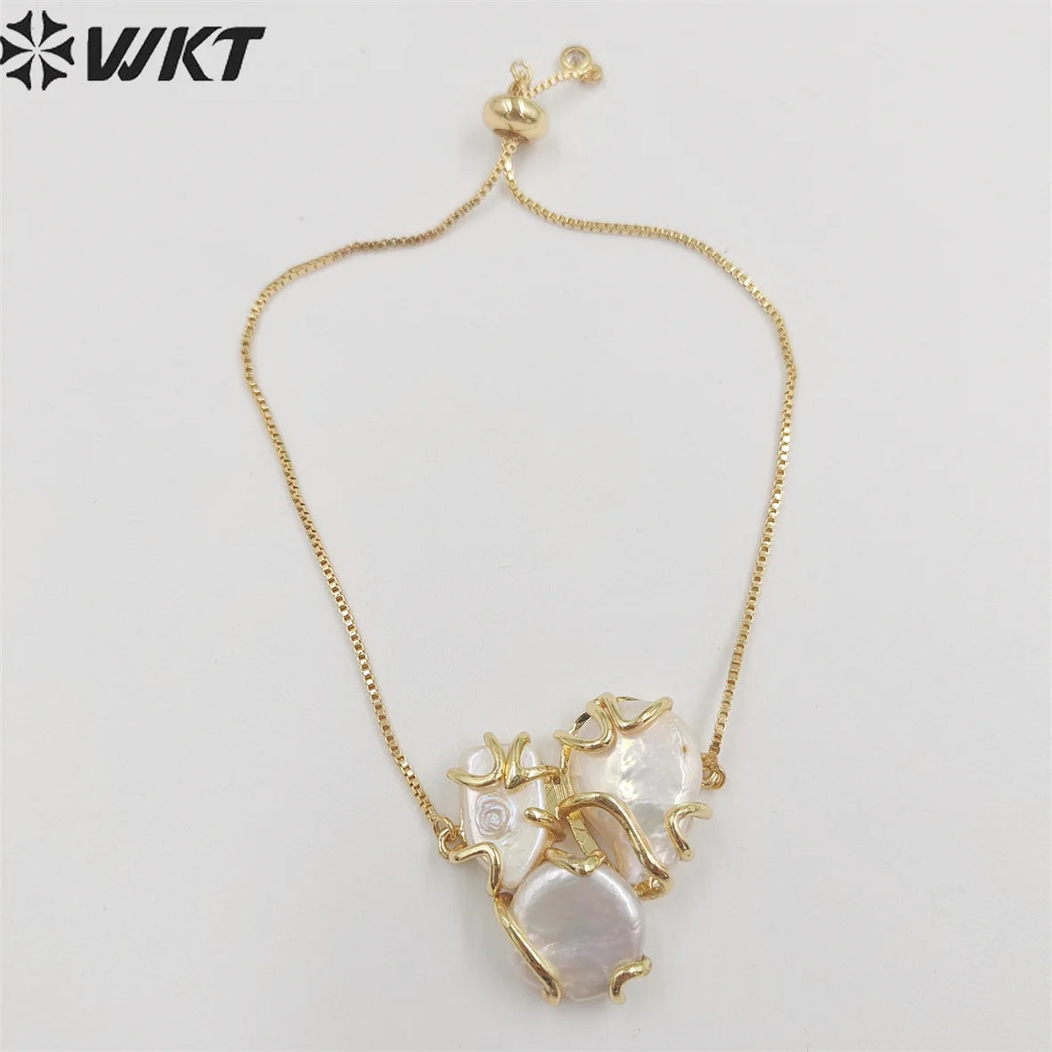 WT-MPB056 Women Elegant Fashion Gold Plated Freshwater Pearl Bracelets in Adjustable Size Unique Gold White Triple Pearl