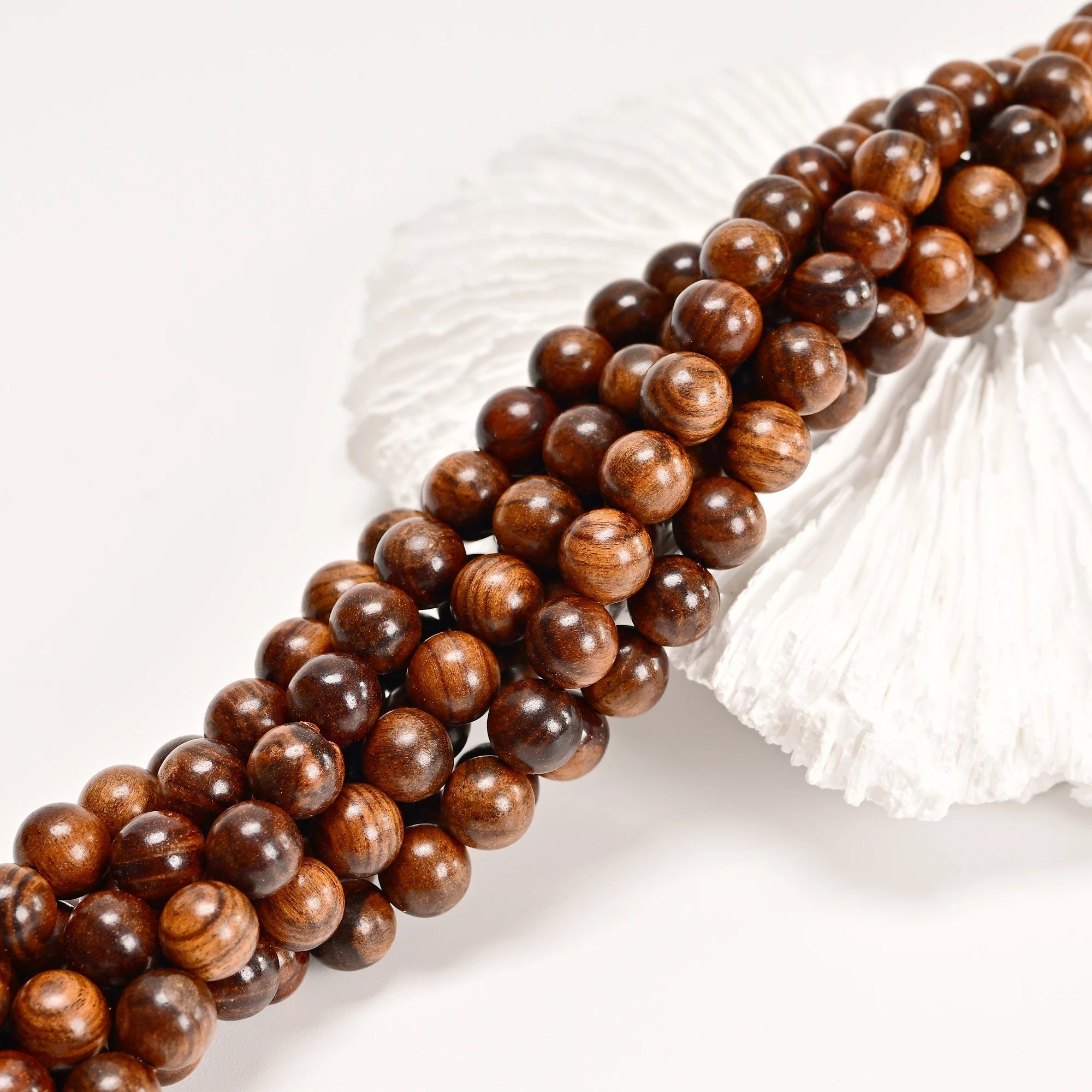Wholesale China Natural Fragrant Sandalwood Bead Trade 6mm 8mm 10mm Red Wood Beads for Jewelry Making Bracelet