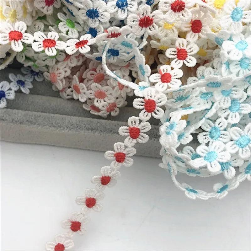 Small  Daisy Scalloped Edge Fabric Lace Trims Applique Ribbon DIY Craft Sewing Wedding 1.3cm
