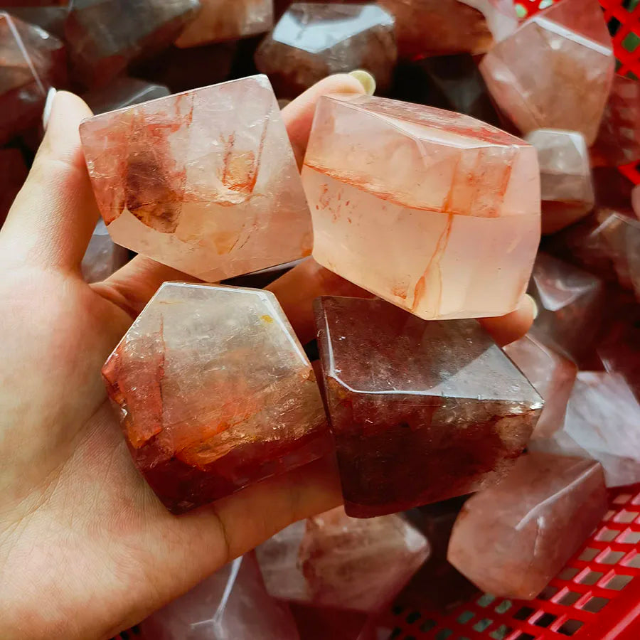 40-110 g Wholesale 4-7 cm Crystal Free-form Natural Red Fire Quartz Stone Facets Polished Hematoid Quartz
