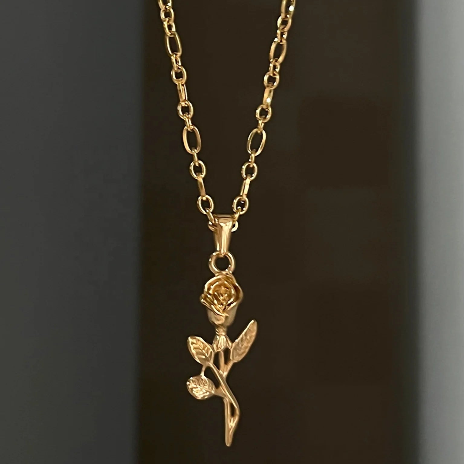 2022 Dazan Summer New Ins Wholesale 18k Gold Plated Stainless Steel Retro Palace Style Simulation Rose Chopin Chain Necklace