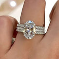 Huitan Wholesale Elegant Oval Shaped Design Crystal Cubic Zirconia Rings Women Wedding Engagement Imitated Diamond Rings Bridal