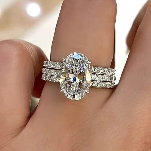 Huitan Wholesale Elegant Oval Shaped Design Crystal Cubic Zirconia Rings Women Wedding Engagement Imitated Diamond Rings Bridal