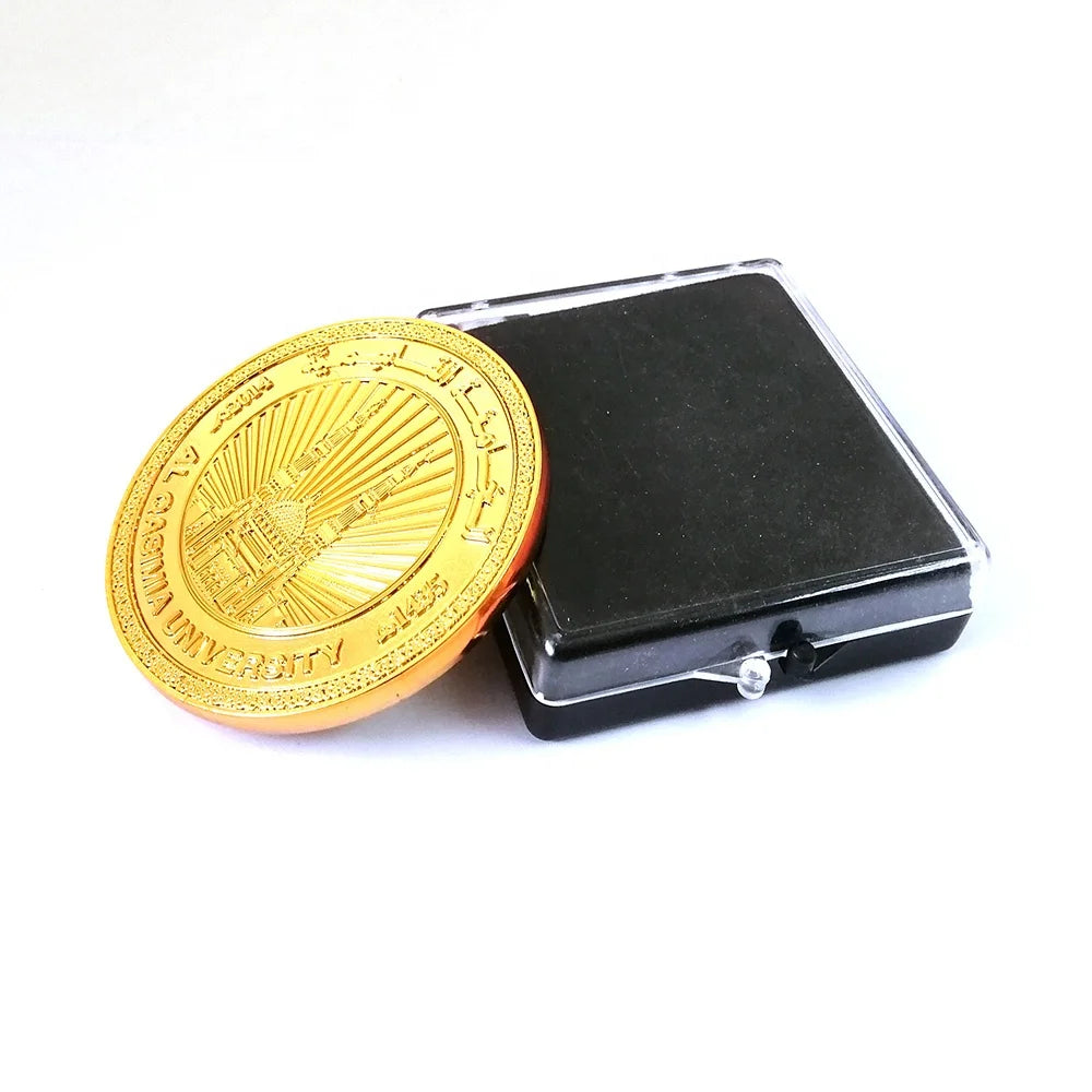 Metal Challenge Coin for University Die Struck Brass Gold Plated Metal Awards Coin for School With Gift Box