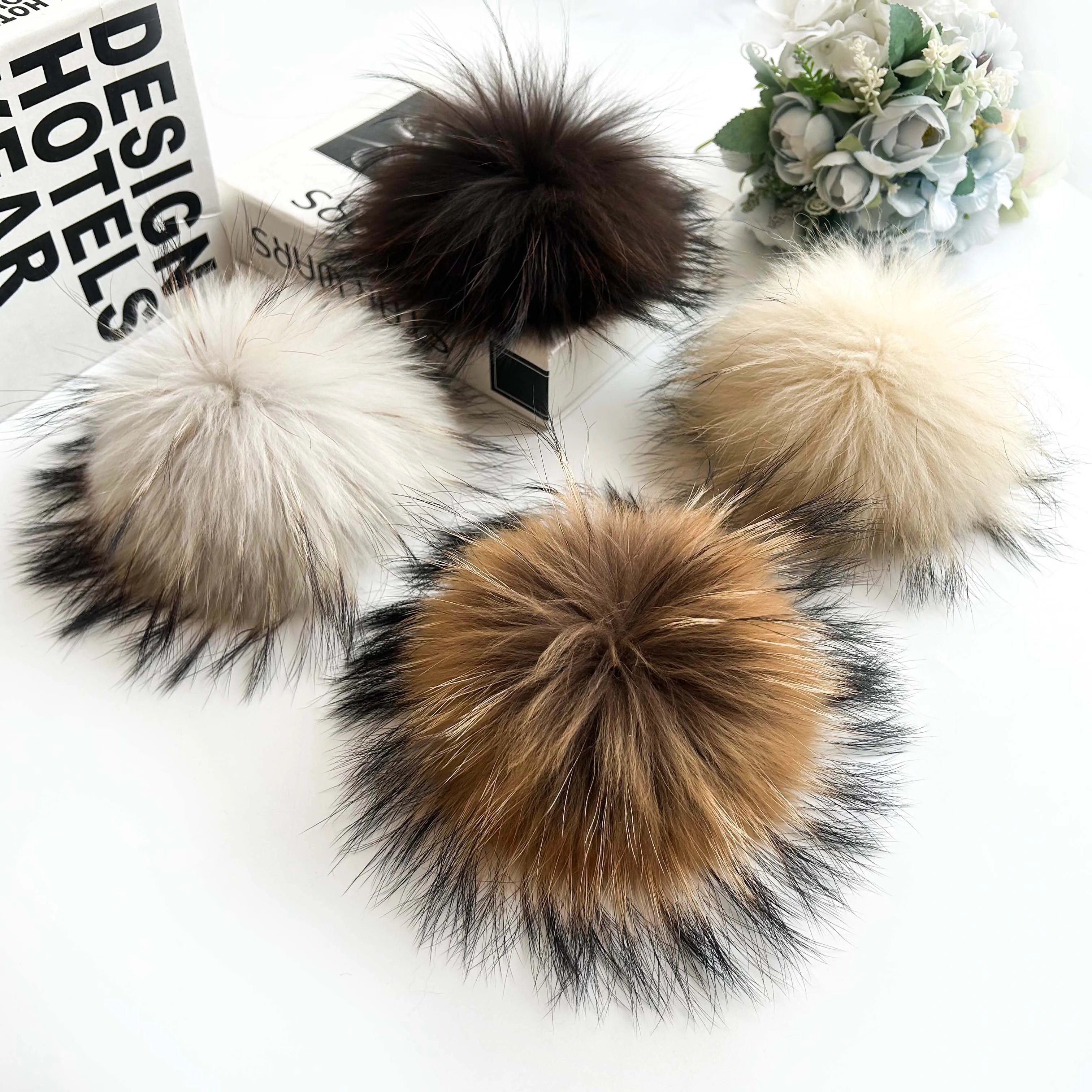 Factory Cheap Fluffy Real Fur Ball Customized Size Racoon Fur Pompom Colour Fluffy Pompoms for Hats