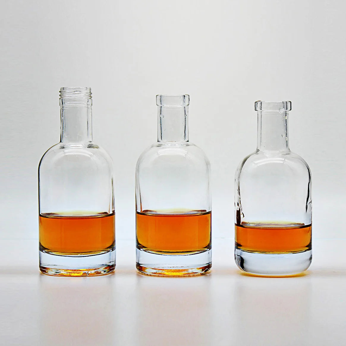 Wholesale 50ml 100ml 200ml 375ml 500ml 700ml 750 ml 1liter Spirits Vodka Gin Liquor Round Tequila Wine Glass Bottles With Corks