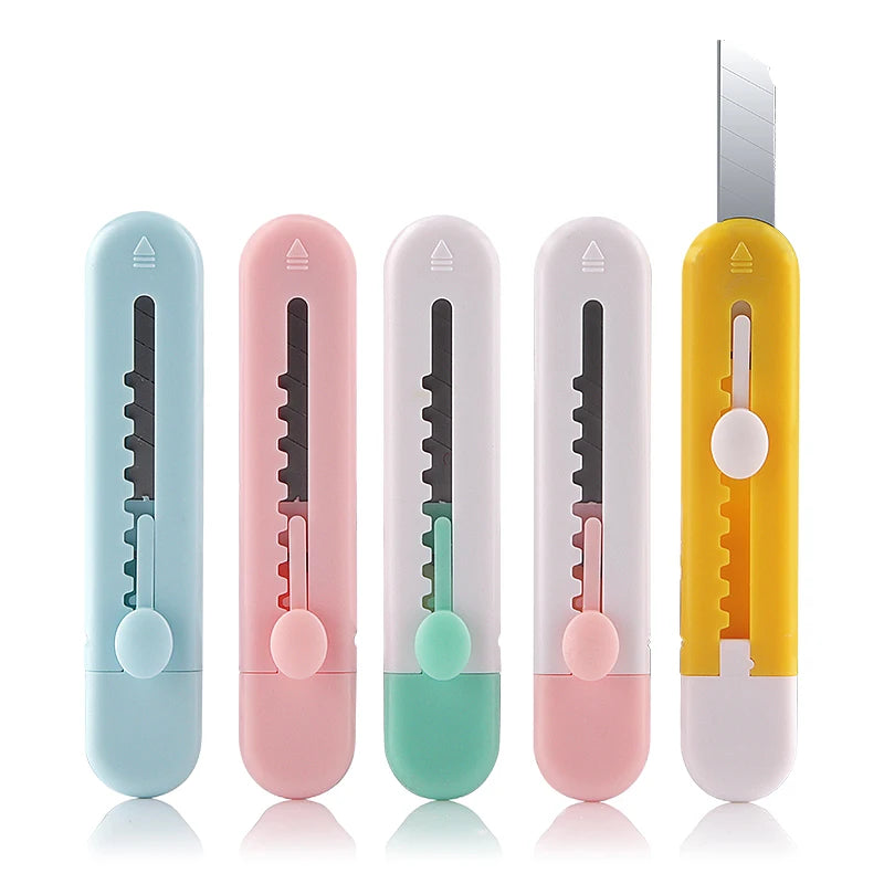 OEM Custom Mini Student Utility Knife in Cute Cartoon Design Wholesale Mini Box Cutter in New Candy Colors