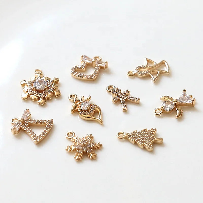 Zircon Charm Pendant Snow Flakes Deer Jingle Bell Socks 18K Gold Plated Christmas Jewelry Cute Style Main Material Brass